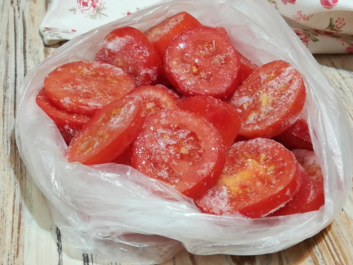 Как замораживать ягоды - клубнику в морозильной камере в домашних условиях, рецепты заморозки клубники на зиму в домашних условиях