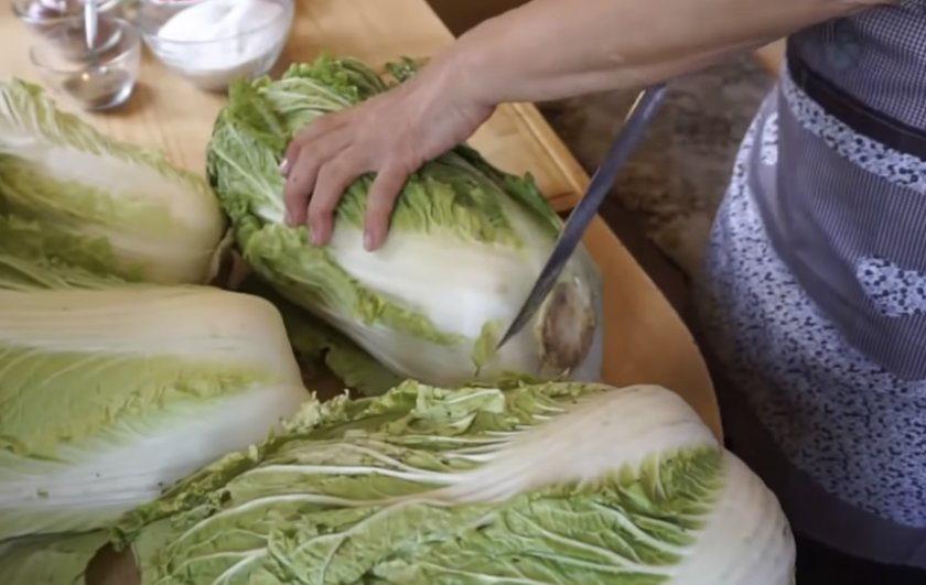 Сколько хранится пекинская капуста в холодильнике: как сберечь китайский салат свежим в домашних условиях, а также можно ли замораживать заготовку для голубцов? русский фермер