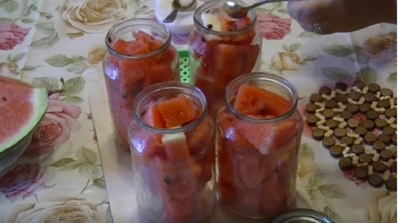 Простой рецепт приготовления компота из арбуза на зиму