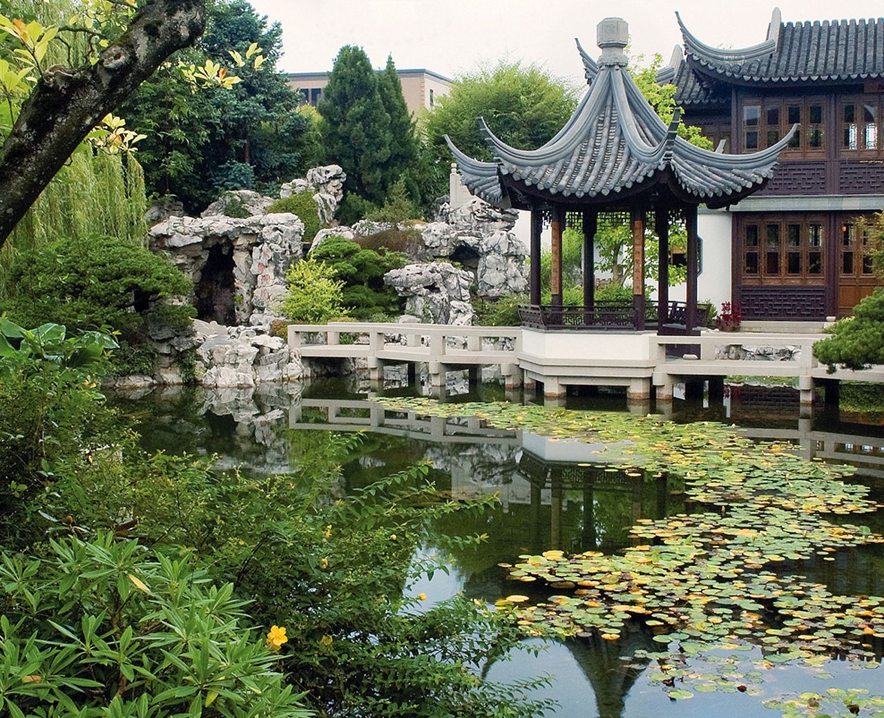 Сад в китайском стиле: ландшафтное воплощение философии Востока