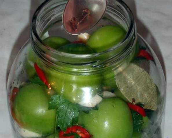 Рецепты консервирования огурцов в яблочном соке на зиму, выбор продуктов и сроки хранения