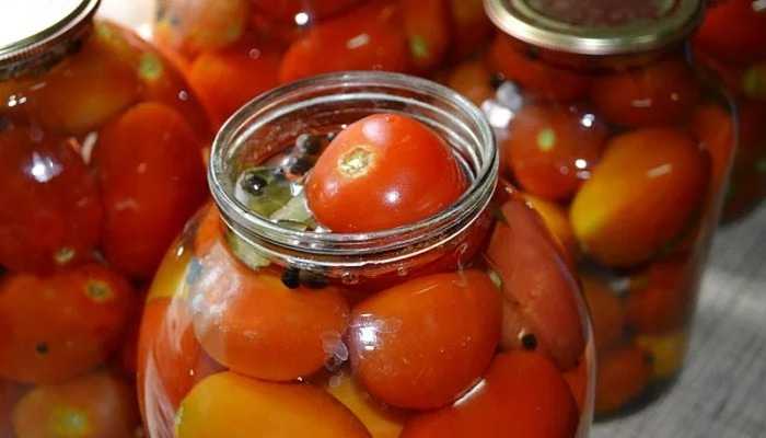 5 лучших рецептов солёных помидоров - лайфхакер