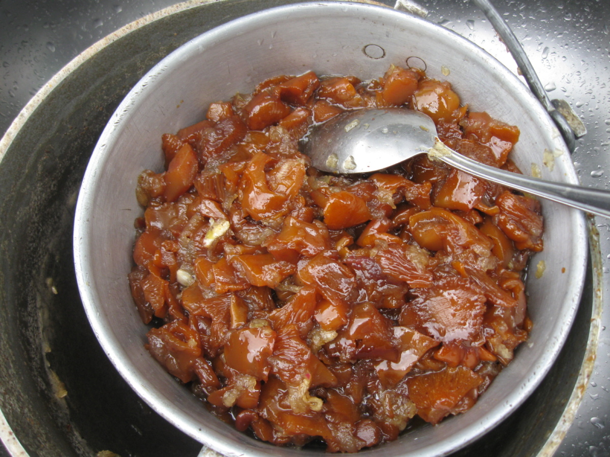 Икра из лисичек - рецепты на зиму с чесноком, помидорами и томатной пастой