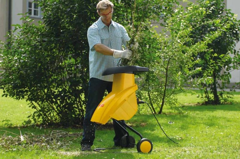 Лучший садовый измельчитель для травы и веток 2021: критерии выбора и возможности бензиновых и электрических дробилок
