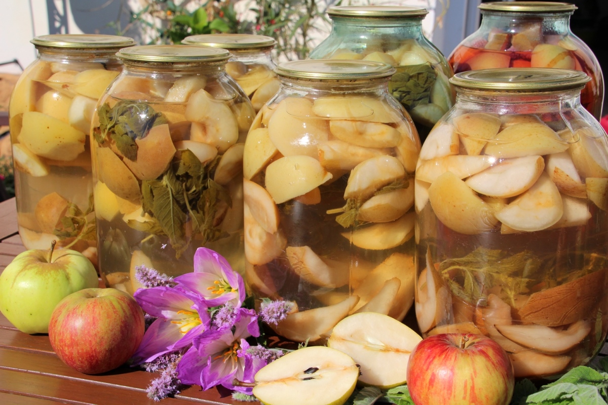 Компот из груш и яблок на зиму - рецепты ассорти для ребенка, в мультиварке и без сахара