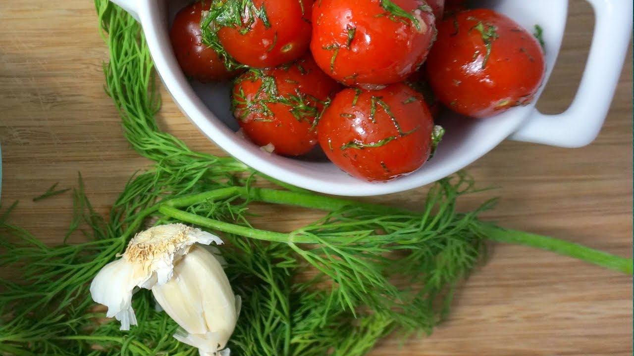 Малосольные помидоры: с чесноком и зеленью быстрого приготовления, классический рецепт и в пакете