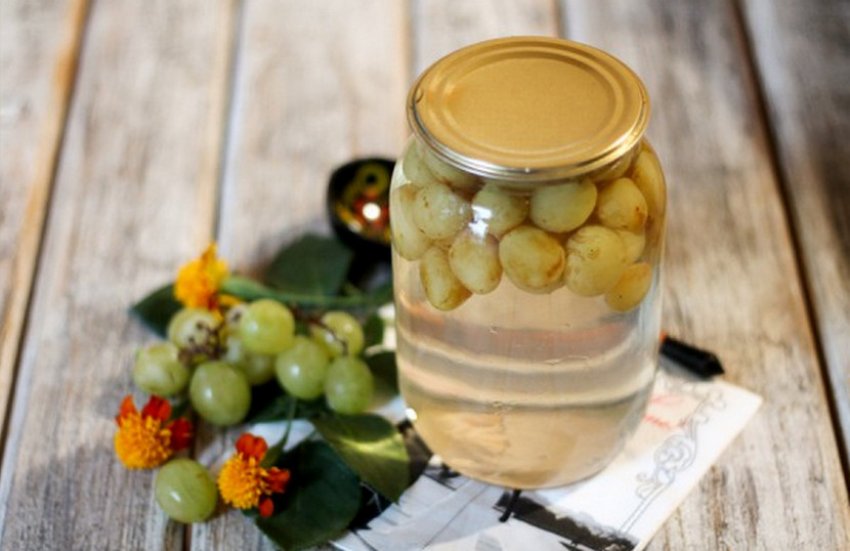 Компот из винограда на зиму без стерилизации: простой рецепт с яблок, слив и груш