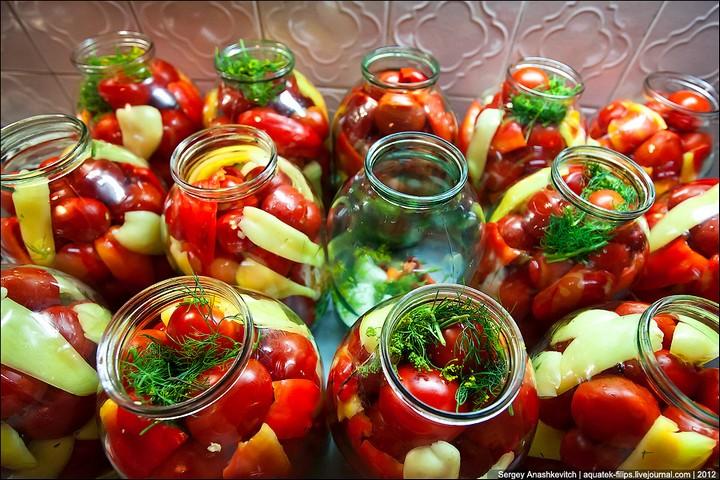 Ассорти из огурцов и помидоров на зиму, самый вкусный рецепт
