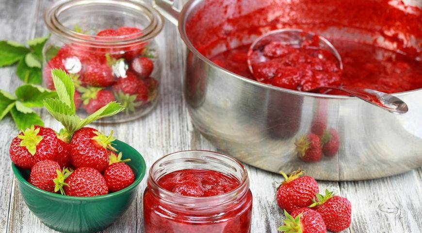 Консервированная клубника в собственном соку — заготавливаем на зиму вкусную ягоду