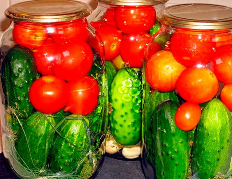 Ассорти из огурцов и помидоров на зиму на 1 литр — 7+ самых вкусных рецептов
