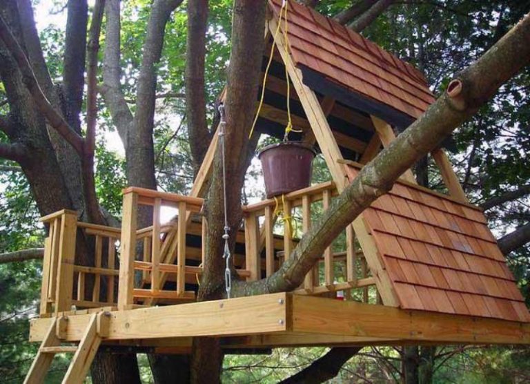 Как сделать домик на дереве своими руками: строим шалаш