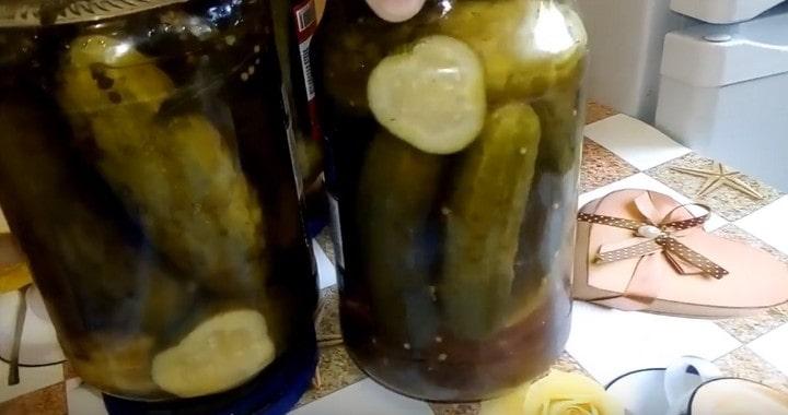 Особенности засолки огурцов с лимонной кислотой: рецепты для 1 и 3 литровых банок