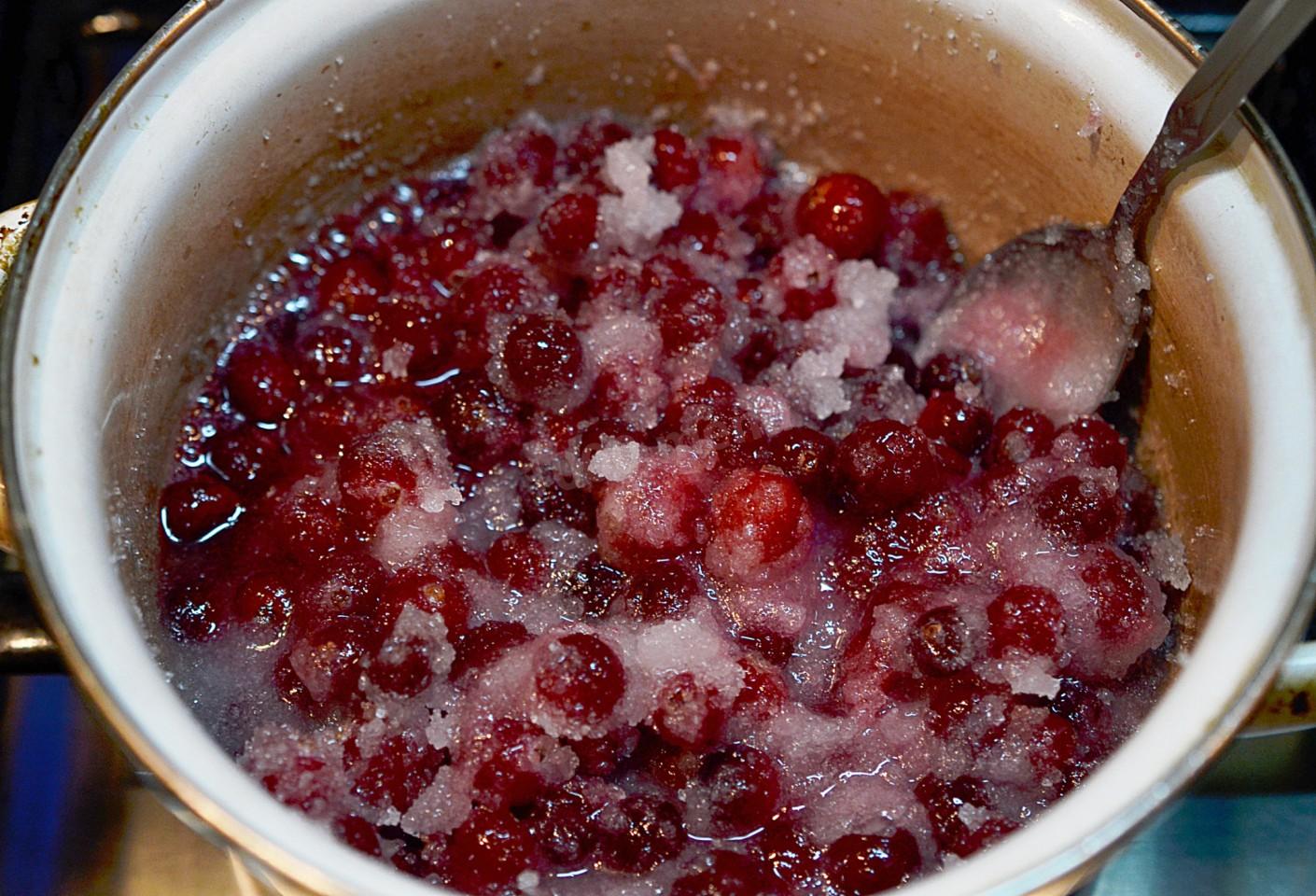 Варенье из брусники - 10 вкусных и простых рецептов на зиму