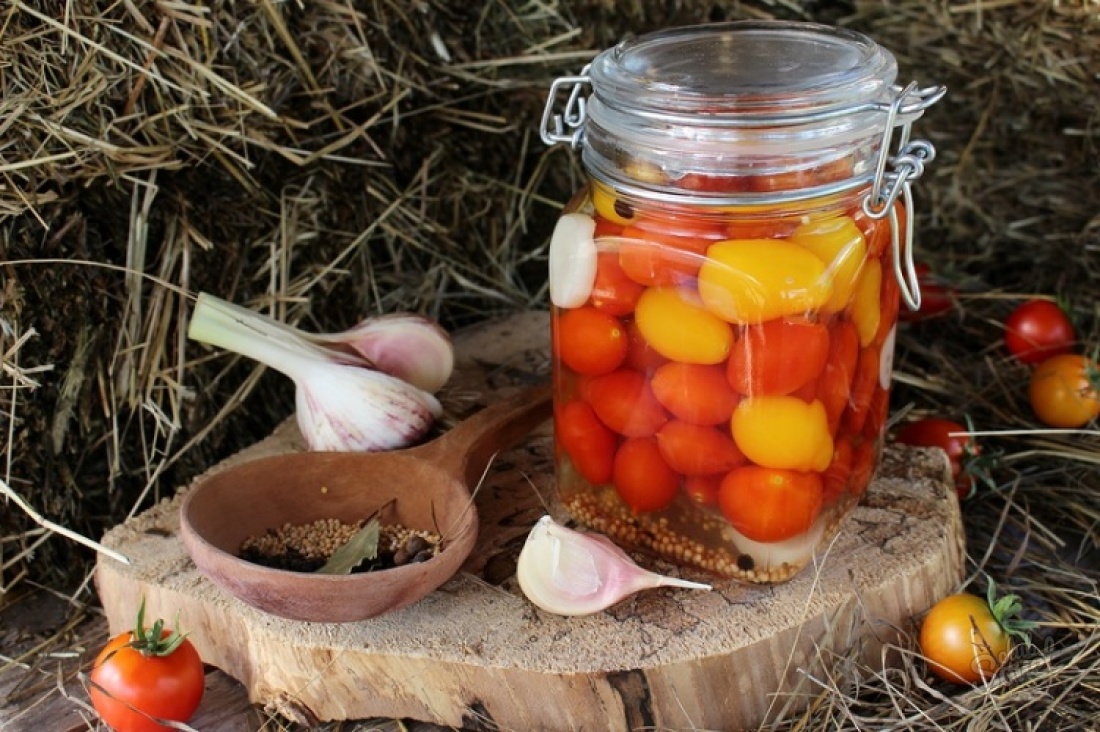Рецепты маринования помидоров с базиликом на зиму