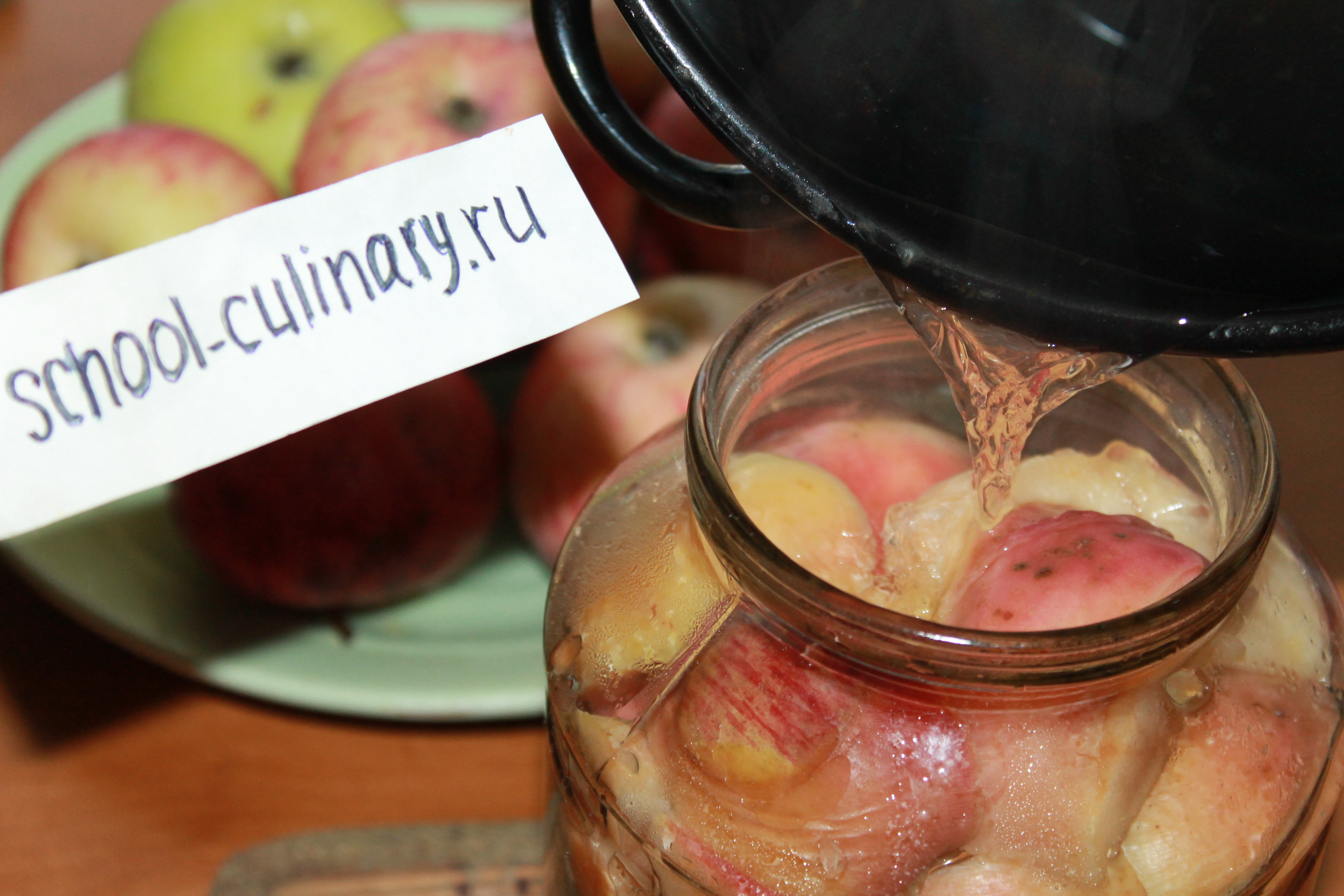 Маринованные яблоки на зиму: простые рецепты
