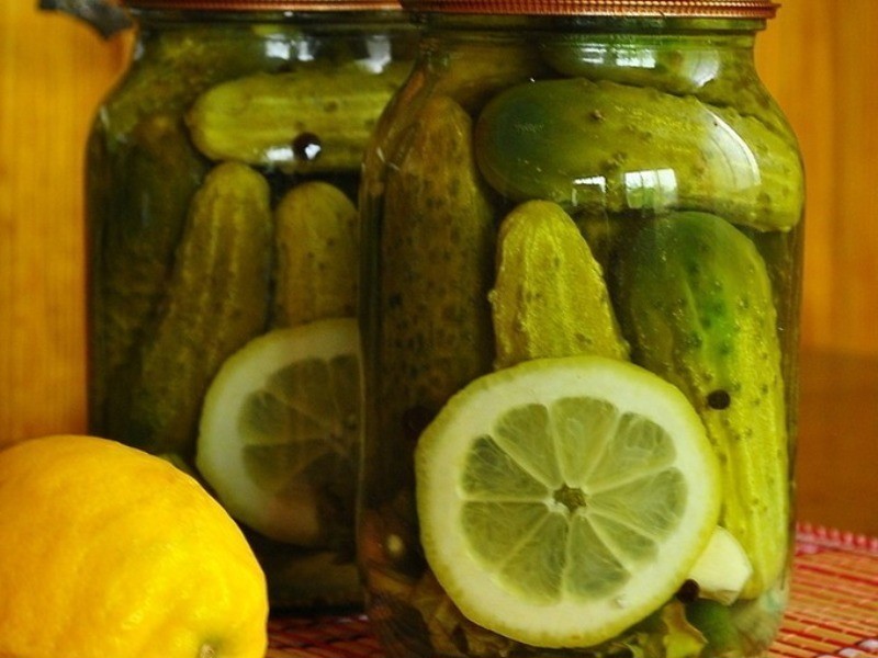 Маринованные огурцы с лимонной кислотой: топ-4 рецепта на 1 литр на зиму