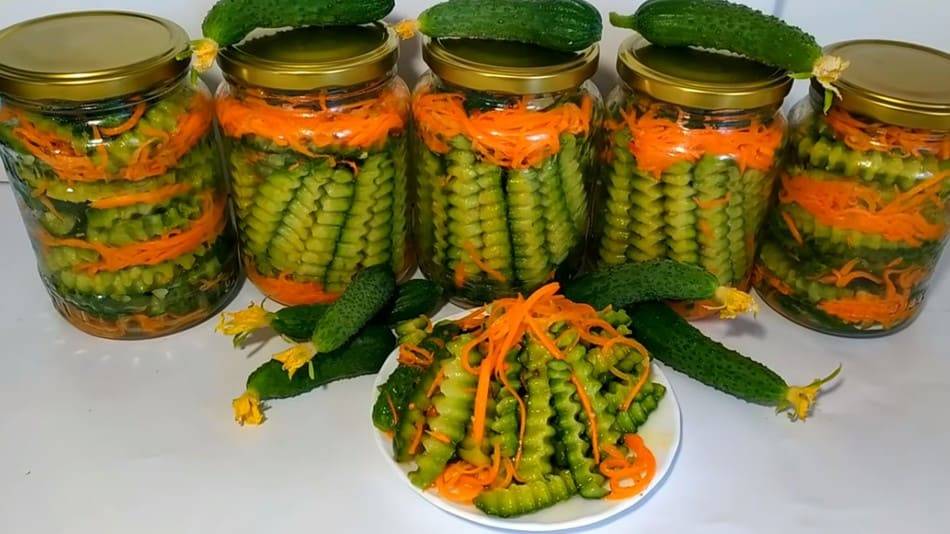 Салат из огурцов и моркови на зиму — пошаговый рецепт с фото