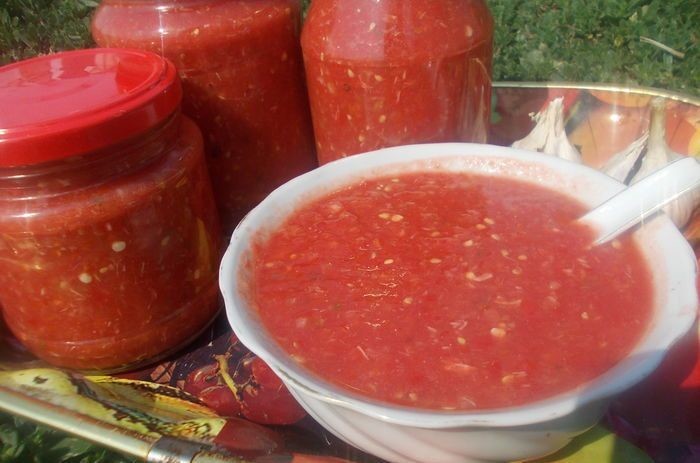 13 простых рецептов приготовления аджики из помидор на зиму в домашних условиях