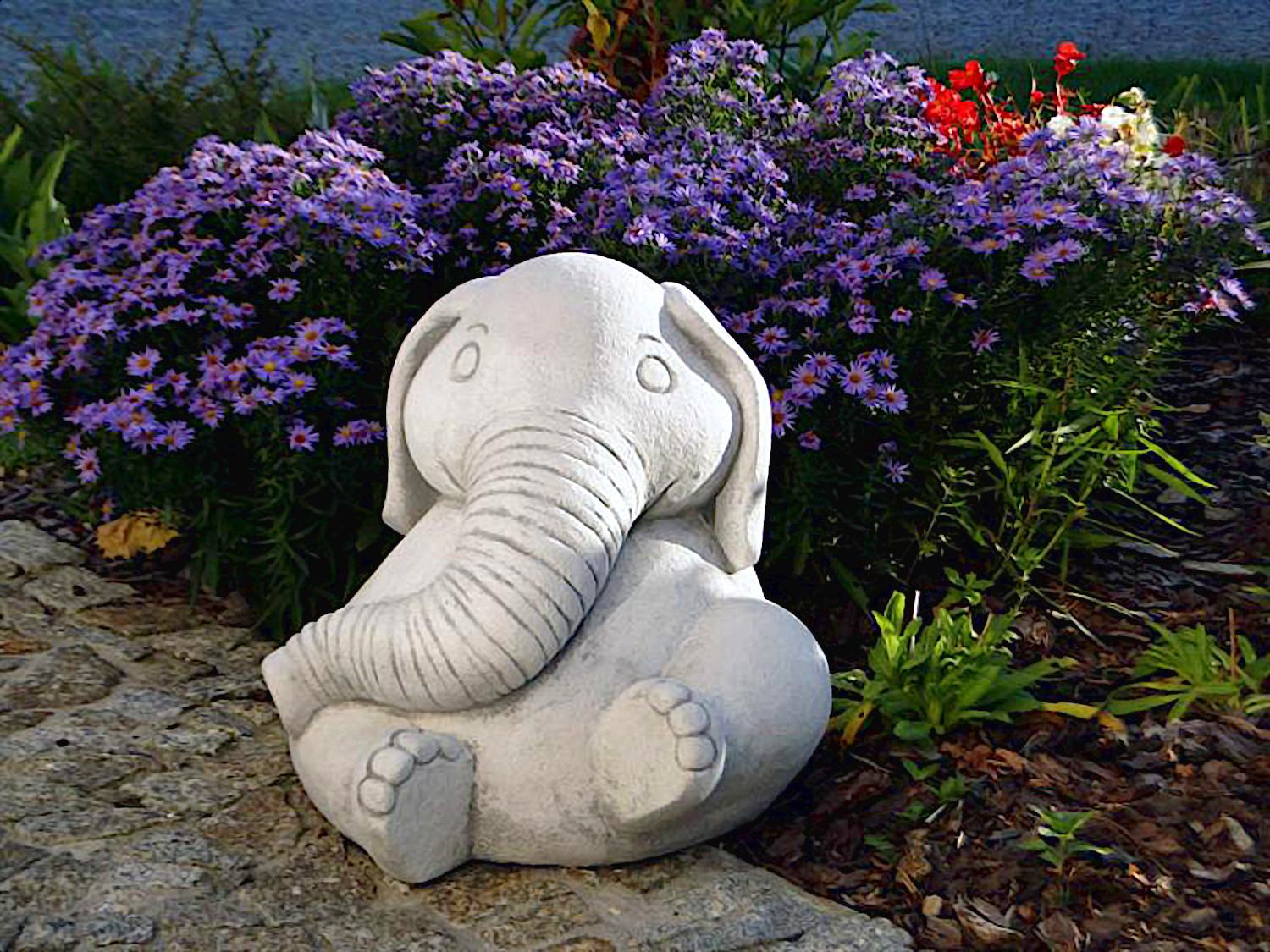 Придайте саду живости с помощью разнообразных фигур садовых зверей