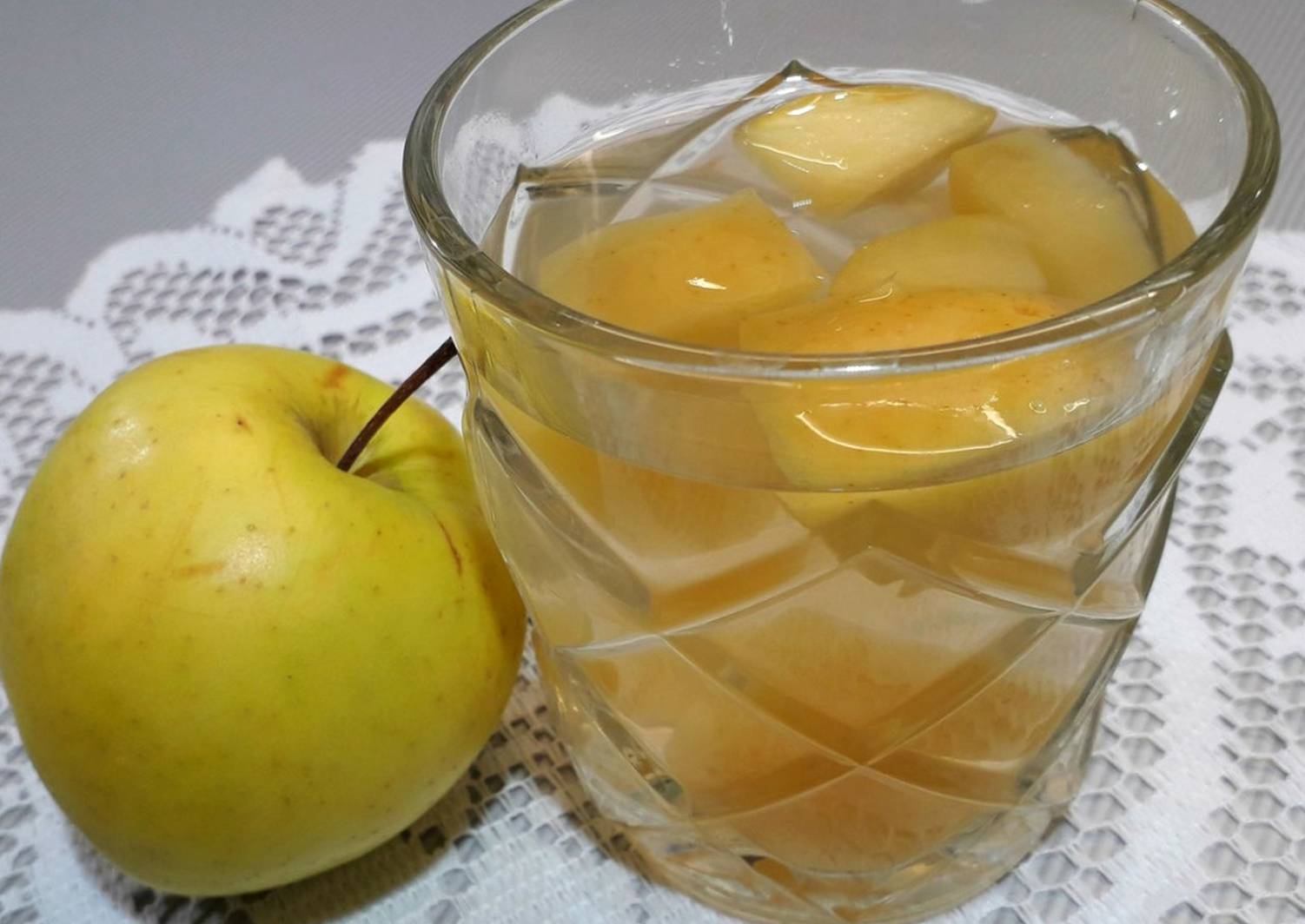 4 простых рецепта приготовления компота из яблок с лимоном на зиму