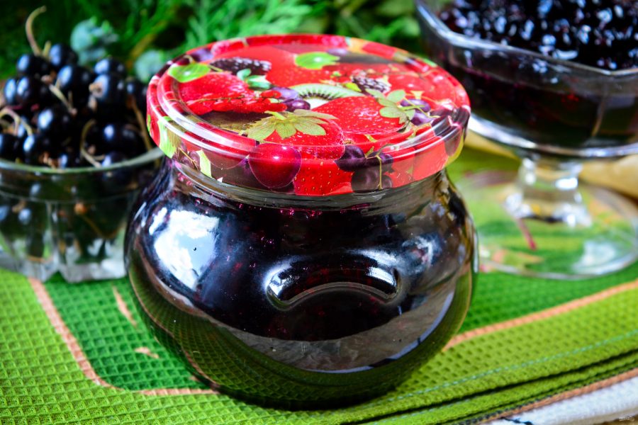 17 лучших рецептов приготовления вкусного джема из черной смородины на зиму