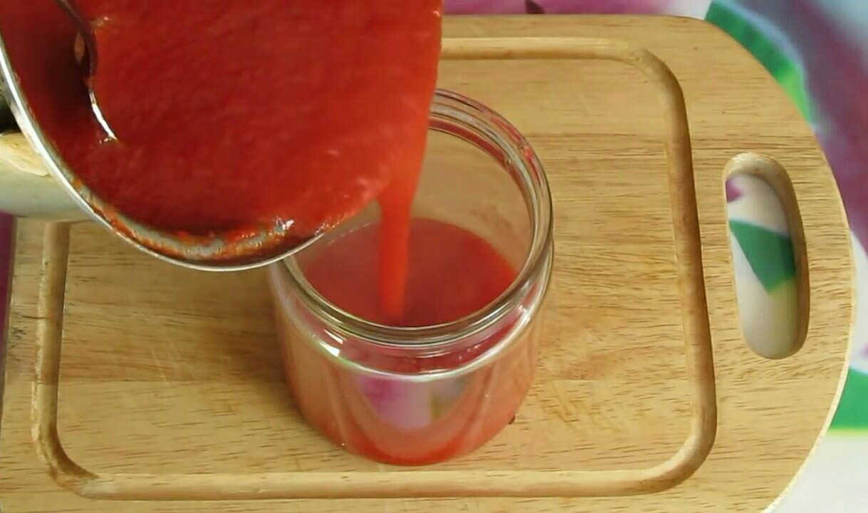 Обалденный кетчуп с яблоками на зиму в домашних условиях: рецепты, пальчики оближешь!