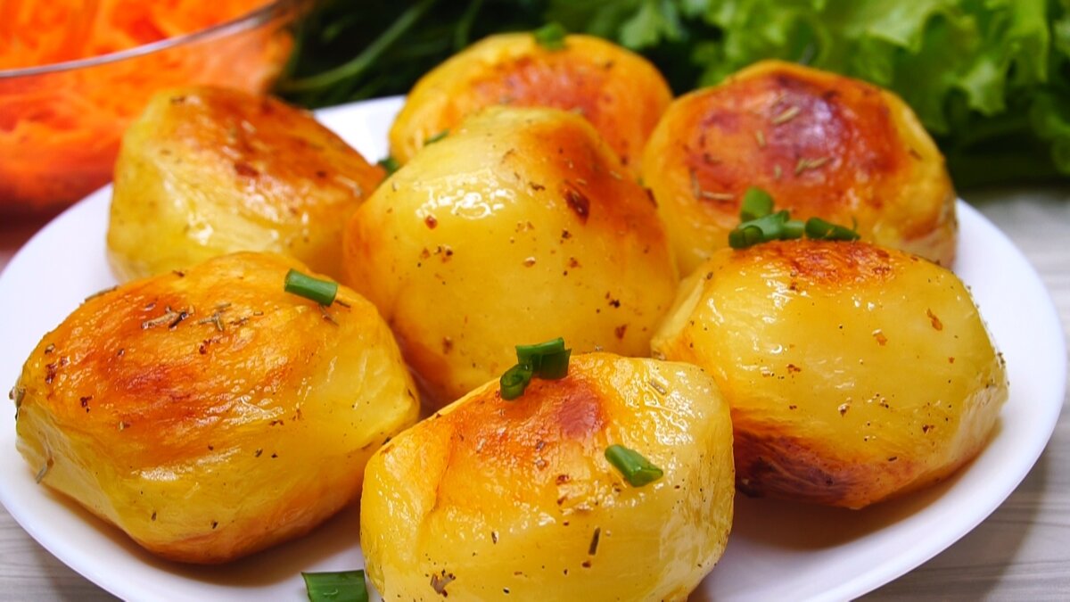 Картофель, запеченный в духовке - 20 простых и вкусных рецептов