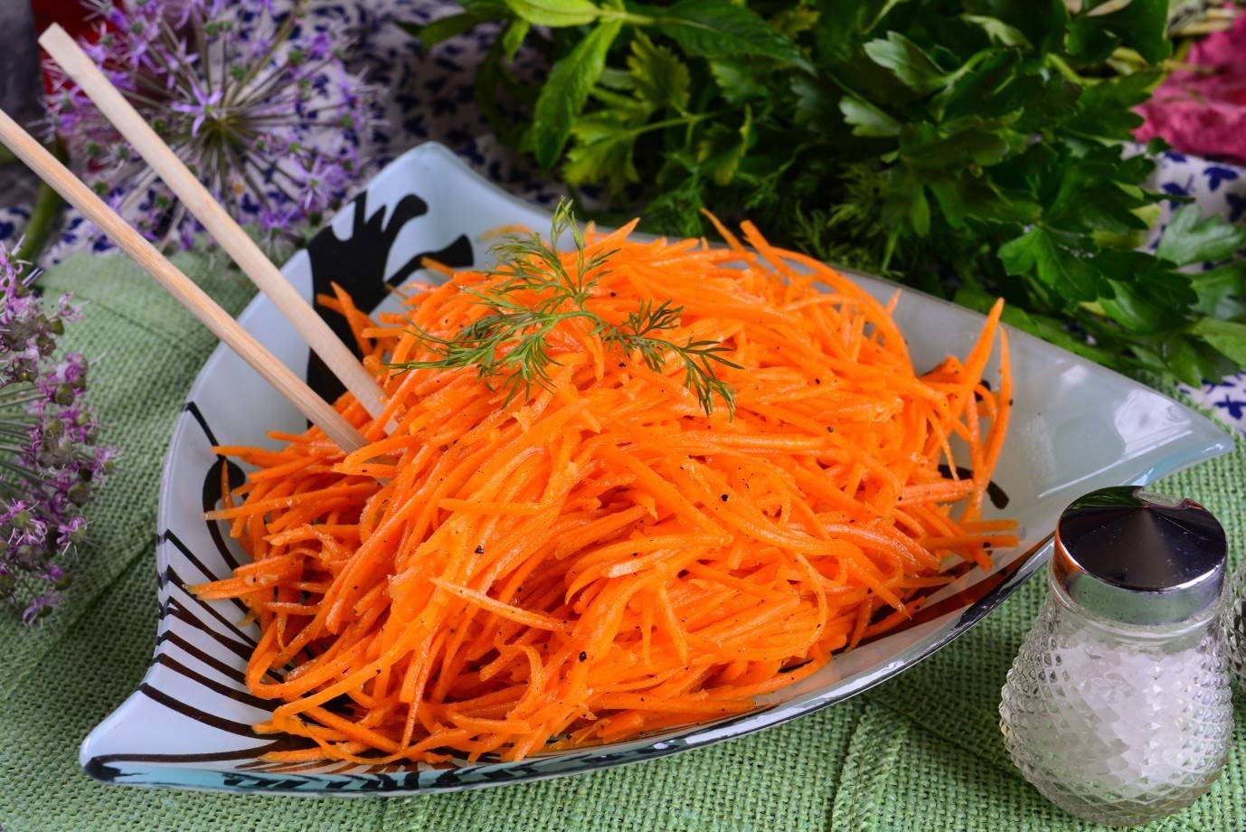 Как вкусно заготовить морковь по-корейски на зиму в банках