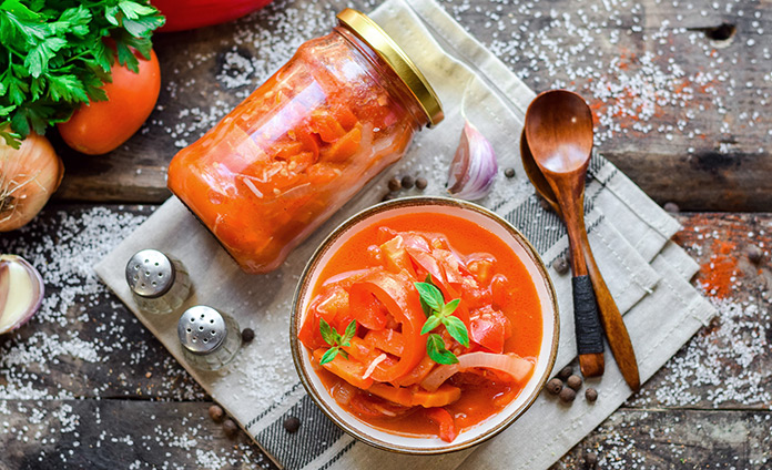 Капуста в томатном соке на зиму: 4 лучших рецепта приготовления, хранение заготовок