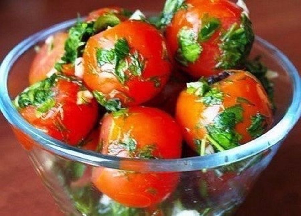 Малосольные помидоры черри — рецепты быстрого приготовления с чесноком