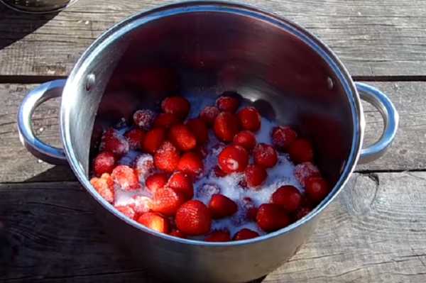 Клубничное варенье без варки ягод: лучший рецепт с фото