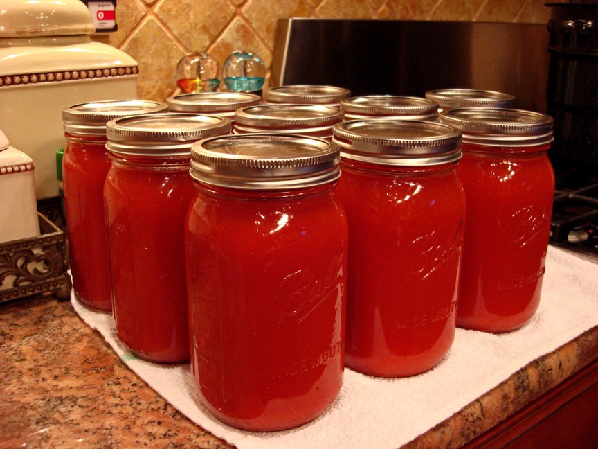 Как приготовить томатный сок на зиму в домашних условиях?