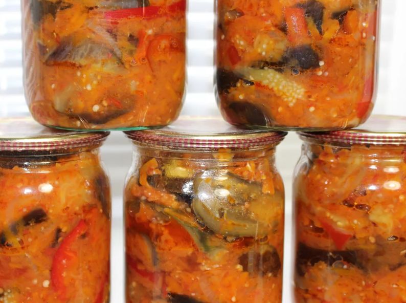Баклажаны с помидорами и чесноком на зиму - рецепты салатов и закусок для заготовки