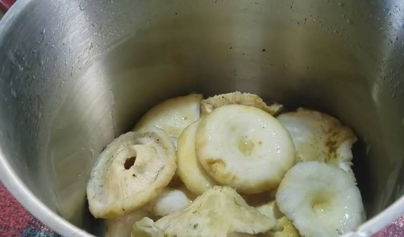 Как солить грузди холодным способом: рецепты с фото пошагово