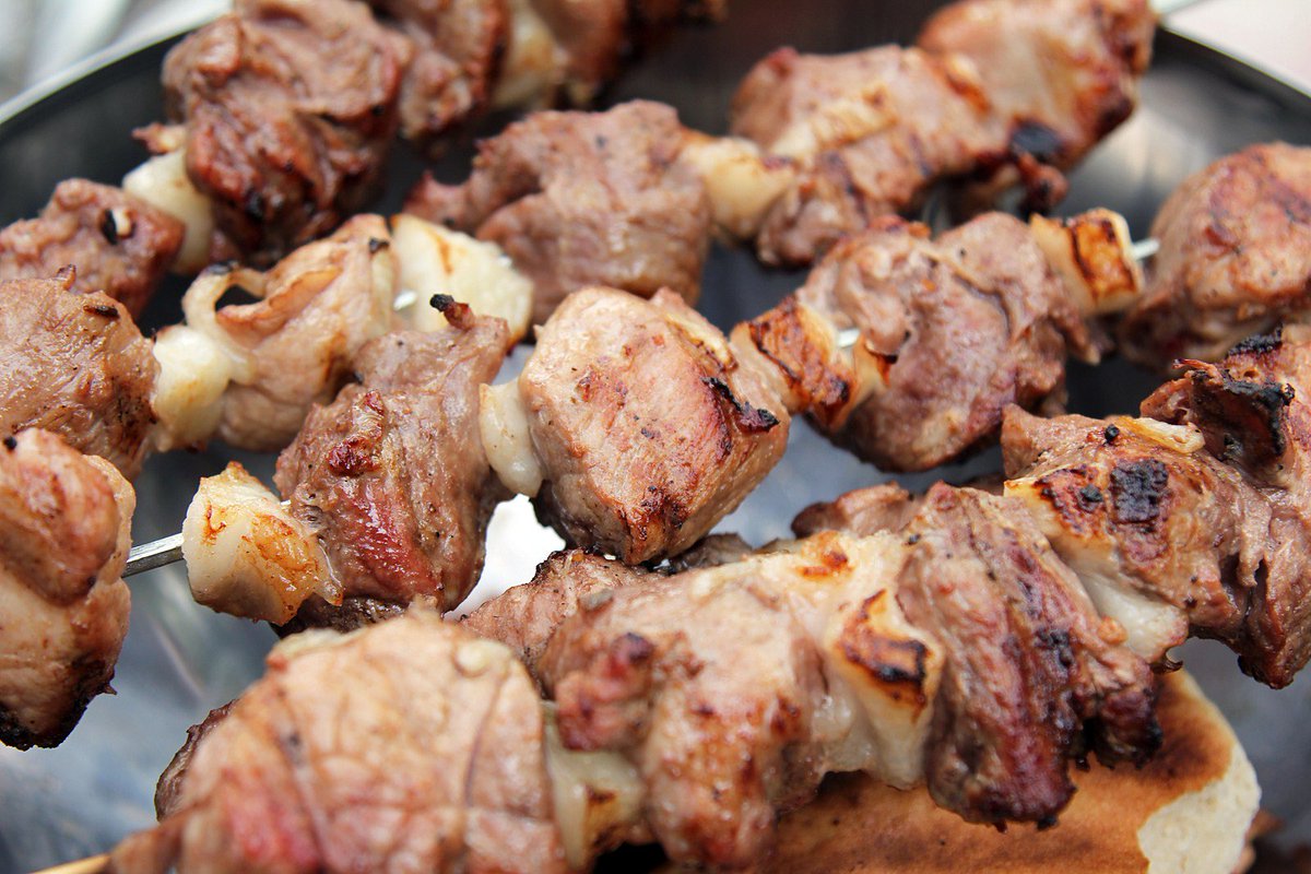 Шашлык из свинины маринад самый вкусный чтобы мясо было мягким и сочным, рецепты на кефире, минералке и лимоне