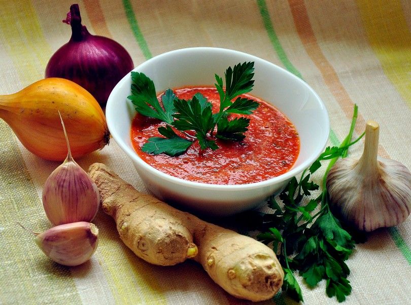 Сырая аджика из помидор и чеснока на зиму без варки: топ 10 рецептов с фото и видео