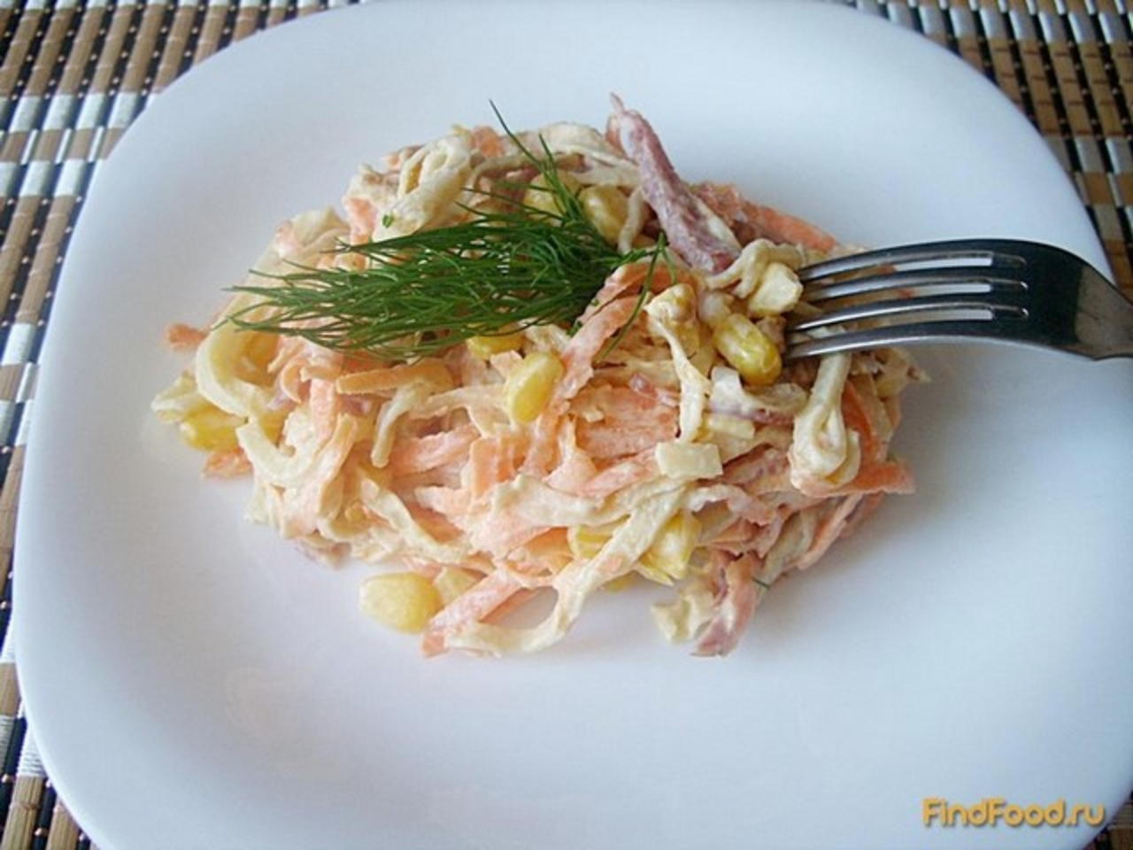 Салат с блинами и копченой курицей - питательная и вкусная закуска: рецепт с фото и видео