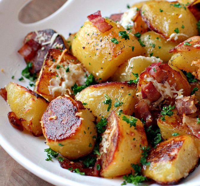 Картофель в духовке: советы по выбору картофеля, варианты приготовления, советы, как запекать, фото