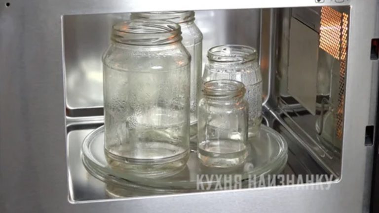 Стерилизация банок в микроволновке: без воды, с водой и с заготовками