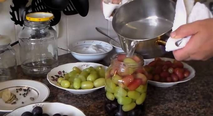 ТОП 13 рецептов приготовления маринованного винограда на зиму