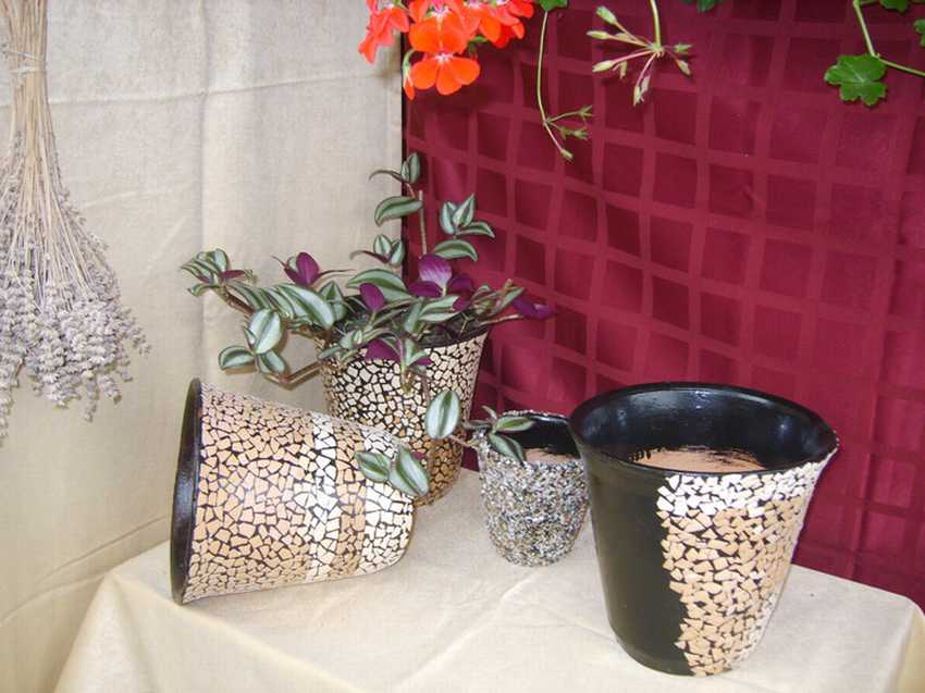Декор цветочных горшков своими руками (39 фото): как украсить горшки для цветов с помощью подручных материалов? декорирование горшков в домашних условиях