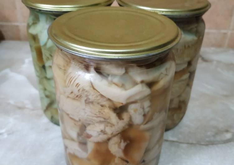 Консервация груздей в домашних условиях: как замариновать грибы на зиму, подготовка и рецепты
