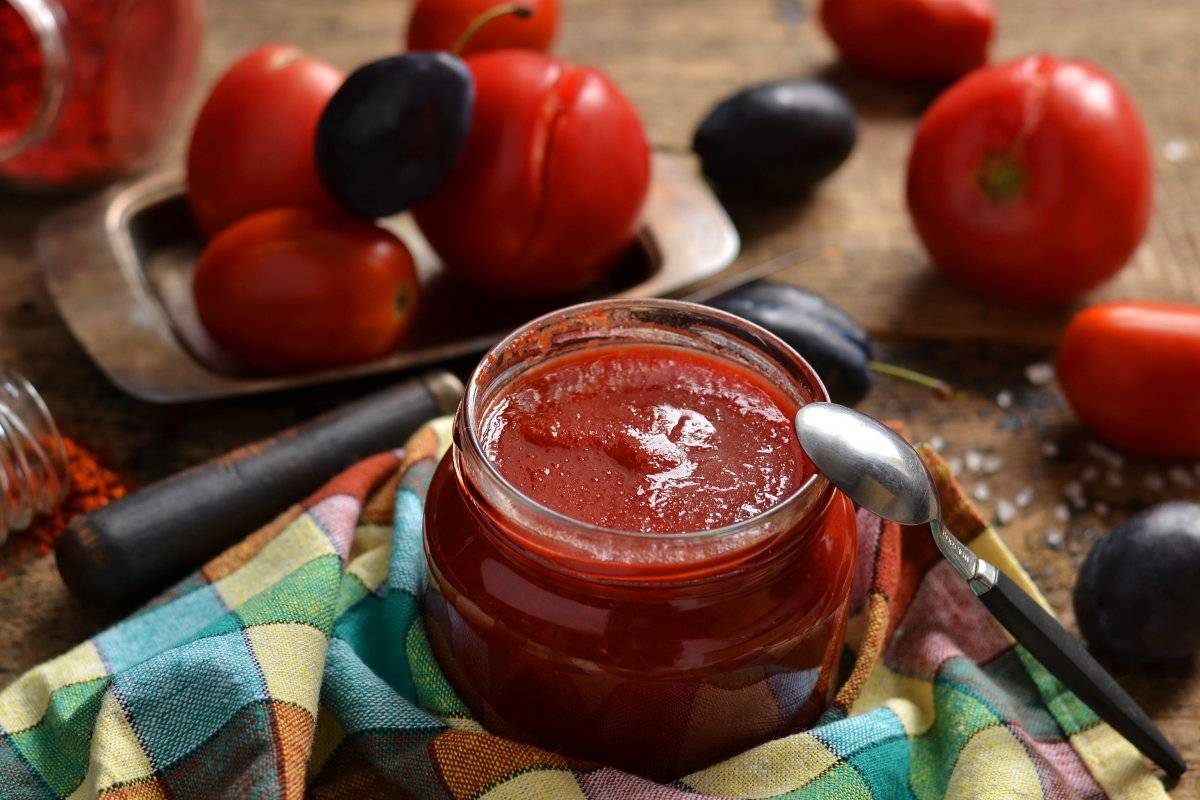 Рецепты приготовления кетчупа со сливами и томатами на зиму в домашних условиях