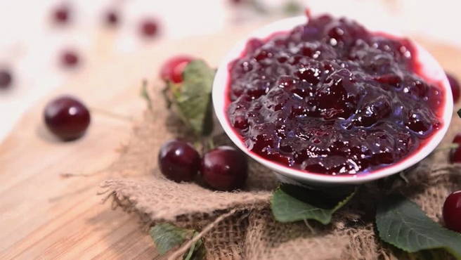 Варенье из вишни – минимум мороки, максимум удовольствия и пользы