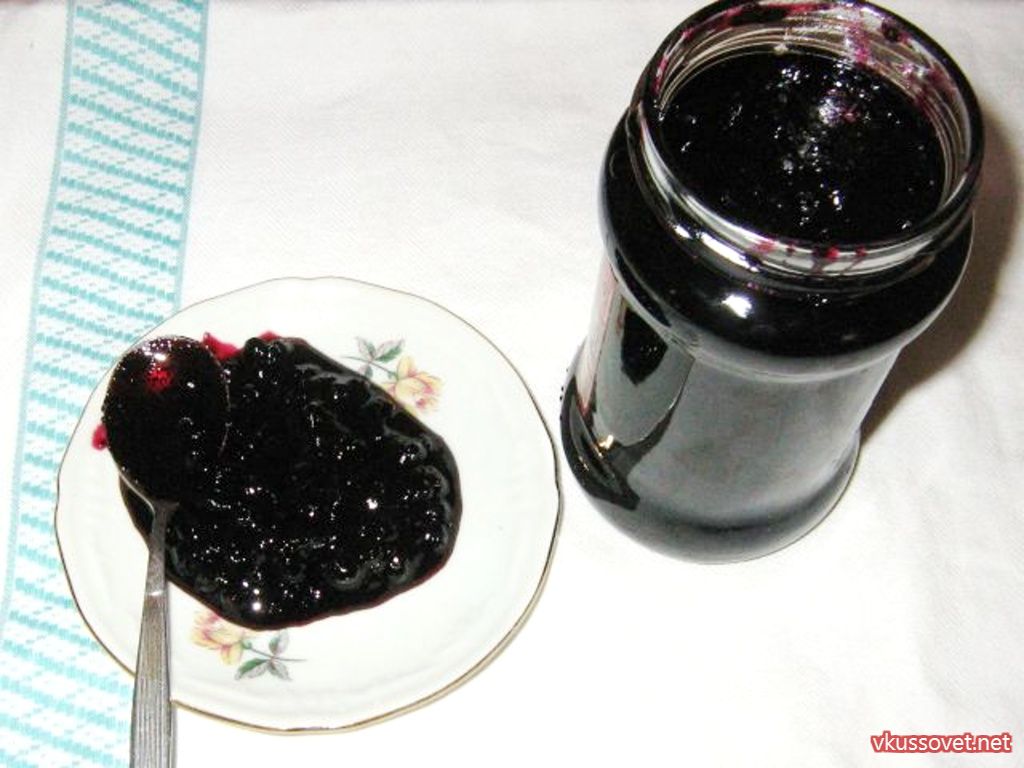 Варенье «пятиминутка» из черники с целыми ягодами, в виде желе, в мультиварке и с земляникой