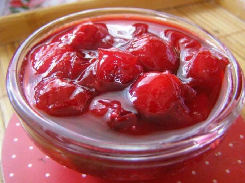 7 пошаговых рецептов приготовления вишневого варенья с косточками на зиму