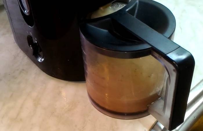 Рецепт заготовки яблочного сока через соковыжималку на зиму