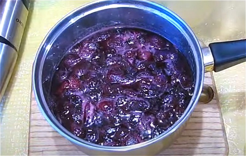 Варенье из вишни - пятиминутка, без косточек 6 быстрых рецептов