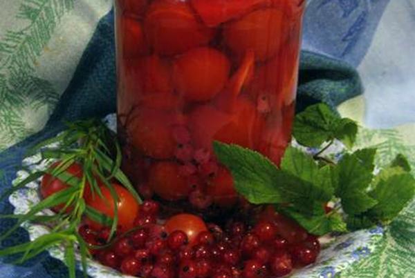 Рецепты компота из красной смородины на зиму: как варить с апельсином и мятой, приготовить без стерилизации и простой вариант консервации свежей ягоды