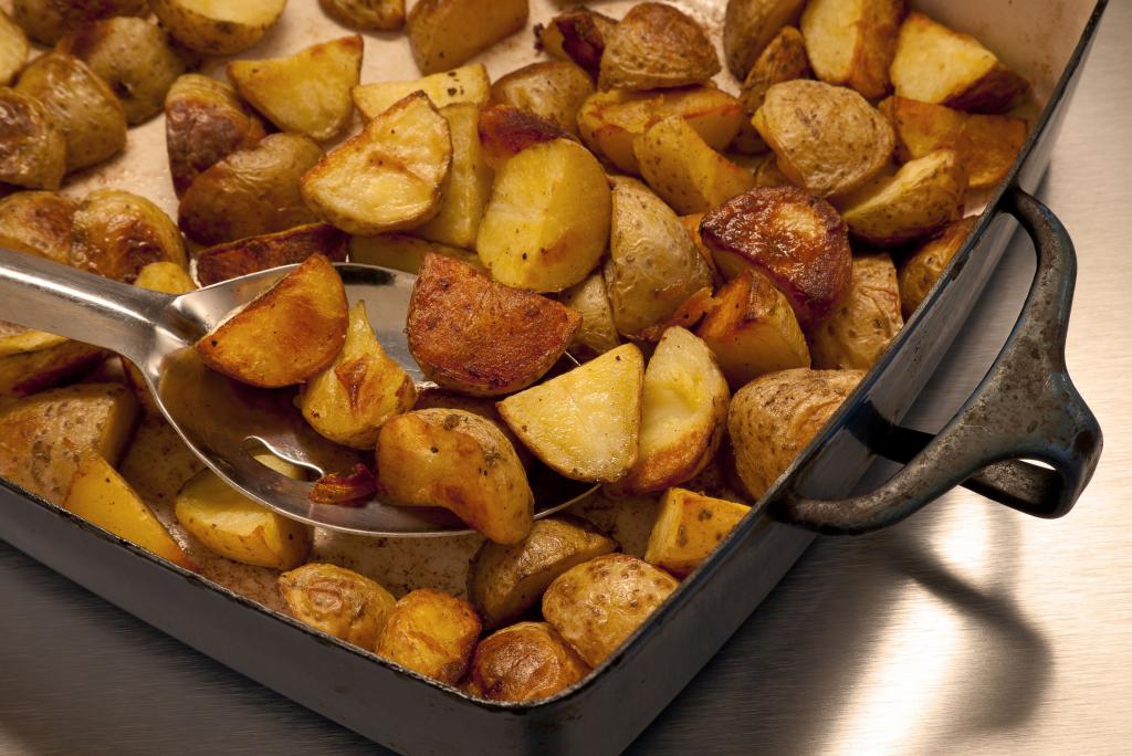 Как вкусно запечь картошку в духовке - лучшие рецепты с фото и видео